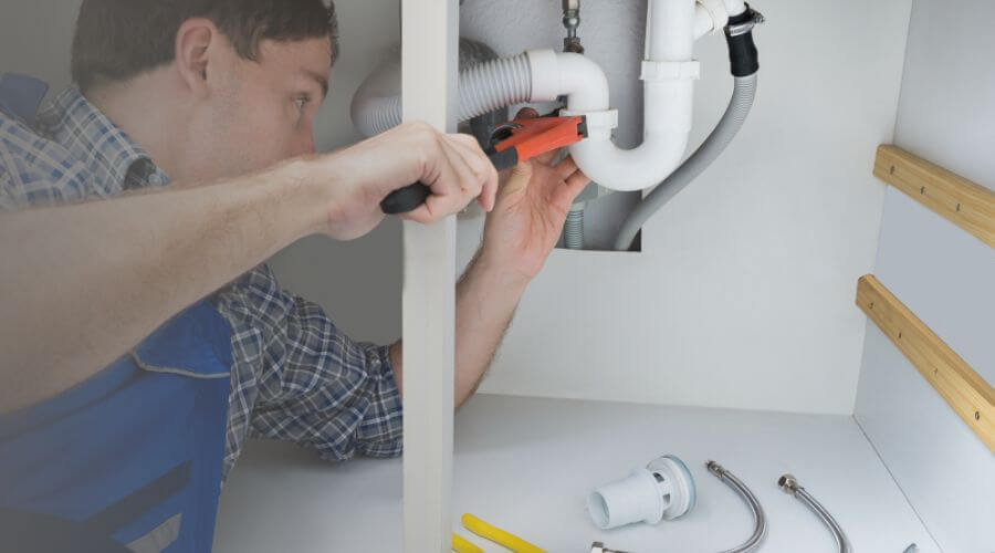 Local expert plumbing services in Helm, CA